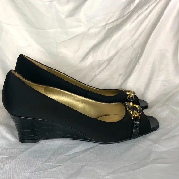 20. Bandolino Womens Wedge Heels Sz 7.5 - Picture 1 of 10